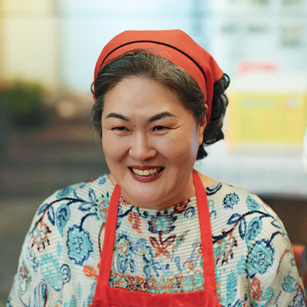 CJ ENM tvN 범죄극 코미디 드라마 언더커버 미쓰홍  김순정 여, 55세, 금보의 엄마