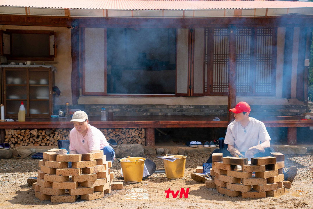 CJ ENM tvN 리얼리티 여행 예능 슬기로운 산촌생활 조정석,안연석,정경호,김대명,전미도 99즈의 산촌 여행은 여기까지👋